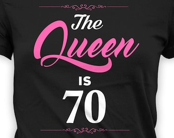70歳の誕生日Tシャツ　女性へのカスタム誕生日プレゼント　おばあちゃんへのギフトアイデア　誕生日プレゼント　Bデー　女王陛下70歳　レディースTシャツ - BG264