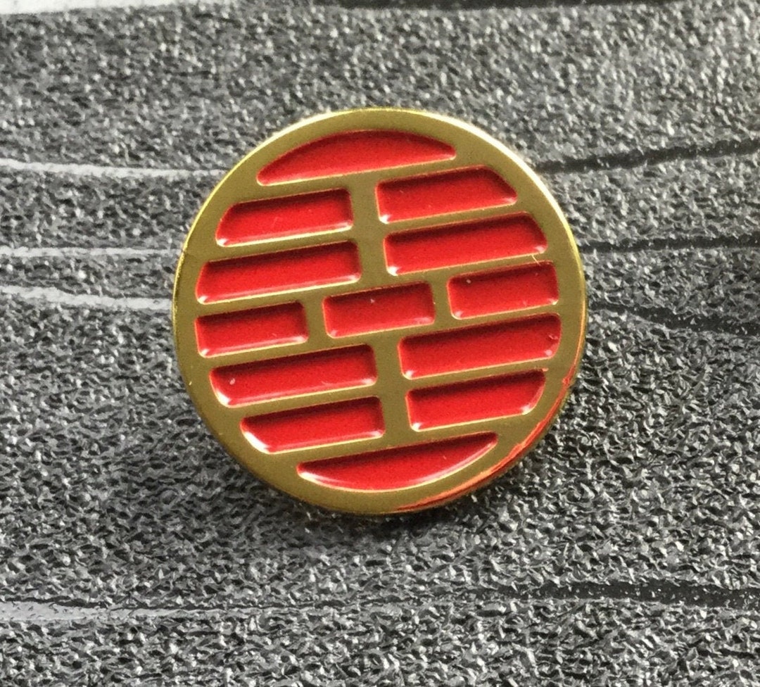 Alien USCSS Nostromo Weyland Yutani Crew Uniform Executive Officer Pin ...