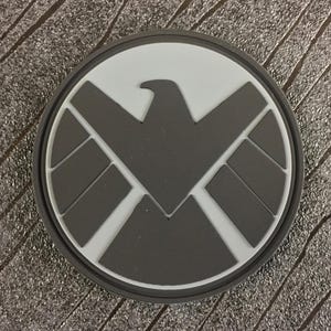 Remendo de PVC SHIELD Black Widow: lado esquerdo costurado (75 mm)