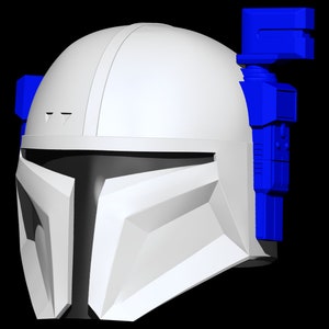 Pu&ograve; includere: Un casco bianco con accenti blu. Il casco ha una visiera e una superficie testurizzata.