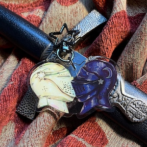 Sonne und Mond Ritter - Acryl Schlüsselanhänger