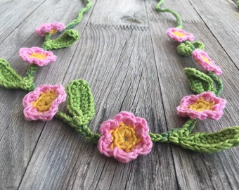 Crochet flower wreath to tie for flower children, orchid flowers