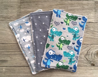 3 washcloths, wet wipes, reusable crocodile, airplane grey