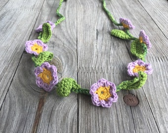 crocheted flower wreath to tie for flower children, lilac