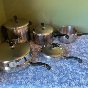 Set of Vintage Farberware Pots and Pans, Frying Pans, Sauce Pans, Cookware.