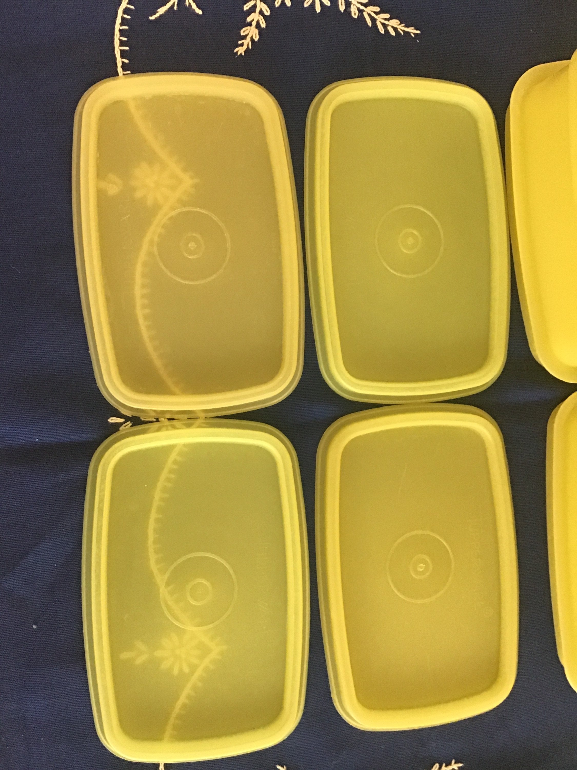 タッパーウェアー　イエロー　保存容器4個セット　キッチン　ケース タッパーウェアー イエロー 保存容器4個セット キッチン ケース