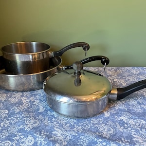 Set of Vintage Farberware Pots and Pans, Frying Pans, Sauce Pans.