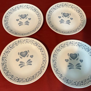 Vintage, blaue und weiße Corelle von Corning Ware Brotformen, blaue Herzen Muster.