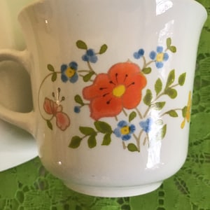 Lot de 4 tasses vintage Corelle by Corning Ware, prairies de fleurs sauvages, tasses à café bouquet de printemps avec fleurs d&#39;oranger.