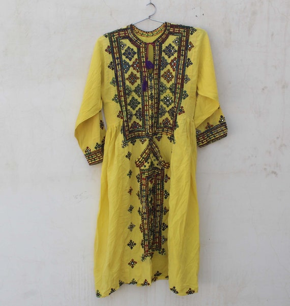 yellow vintage dresses