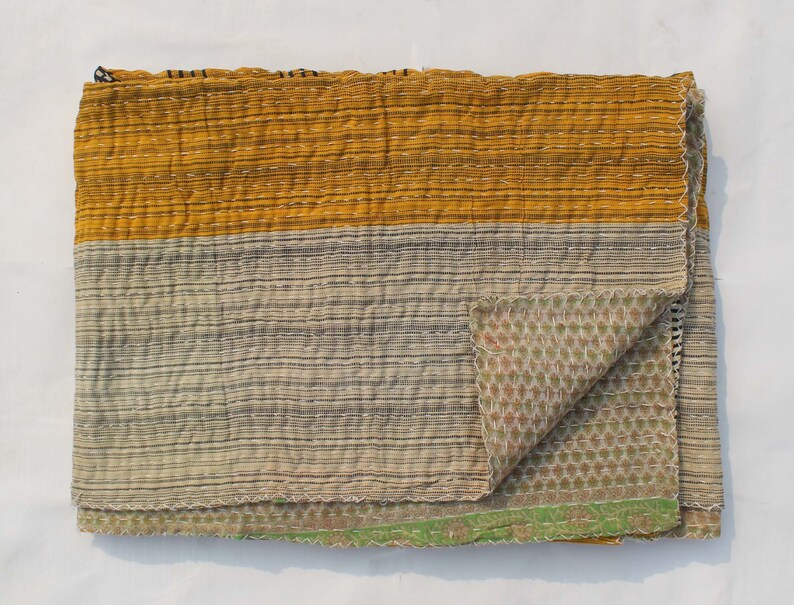 Reversible Kantha Quilt Vintage Kantha Blanket Twin Size Kantha Bedspread Handmade Patchwork Kantha Throw Floral Design Kantha Bed Cover