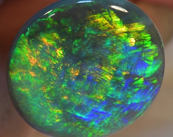 Huge 33.18 carats Solid Lightning Ridge Australian Black Opal