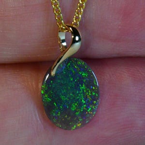 18K Gold Solid Lightning Ridge Black Opal Pendant (17390)