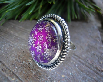 Snowflakes in White & Gold on Purple Adjustable Ring in Choice of Antique Silver or Brass Bezel, Winter ring, Christmas ring, Holiday ring