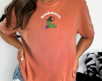 Rat de bibliothèque Tee shirt couleur confort pour les amateurs de lecture Cadeau livresque rat de bibliothèque Halloween Tee Book Shirt Cadeau pour les lecteurs Sorcière saison fantasmagorique