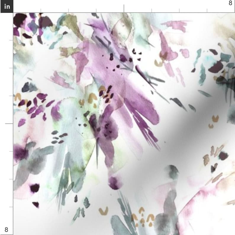 K&ouml;nnte beinhalten: Abstraktes Aquarell-Blumenmuster in Violett-, Gr&uuml;n- und Goldt&ouml;nen auf wei&szlig;em Hintergrund.
