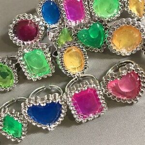 Lot of 40 Pieces Vintage Toy Rings Gum Ball Machine Plastic Kid's ...