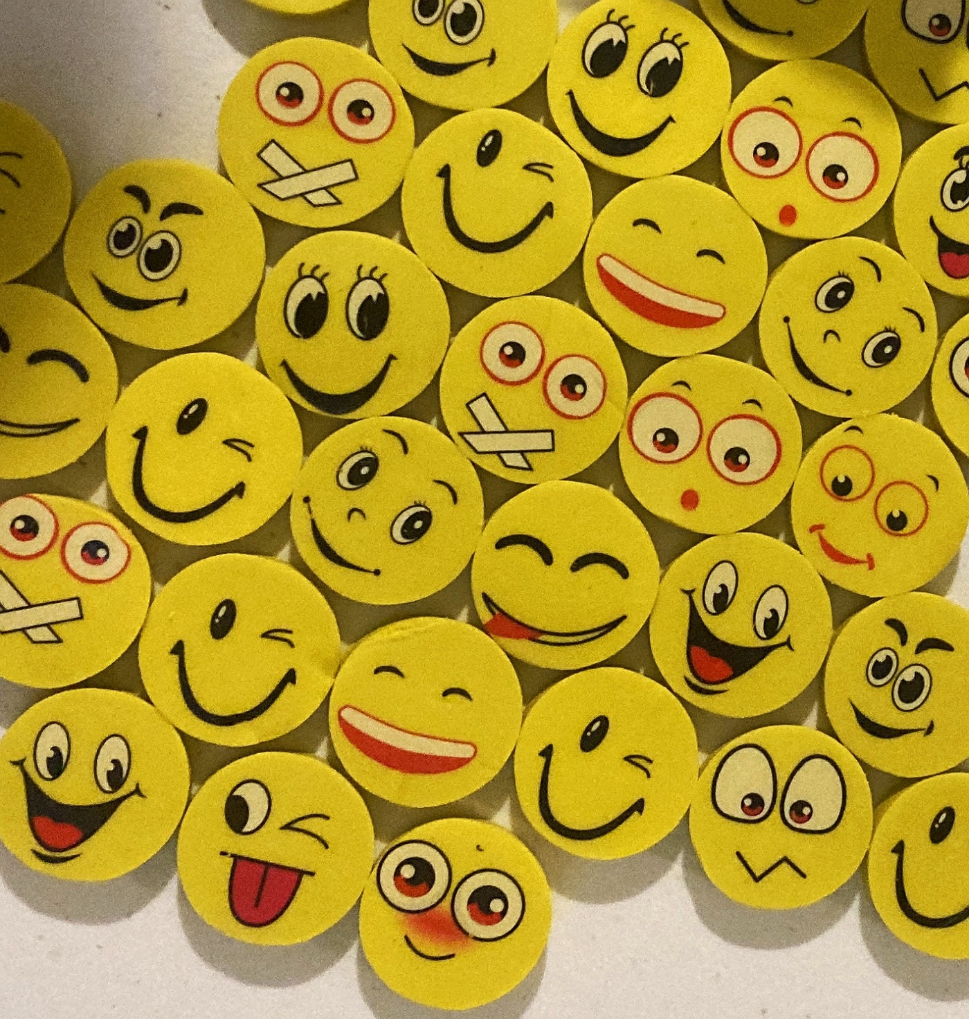 3 Pk Emoticon Eraser Pencil Toppers Smiley Face Kids Fun Stationery Gift Set 3+y 