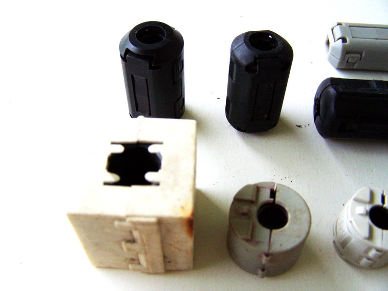 Snap-on Toroidal Ferrite Cores Set of 9 Used, Toroidal Inductor Cores ...