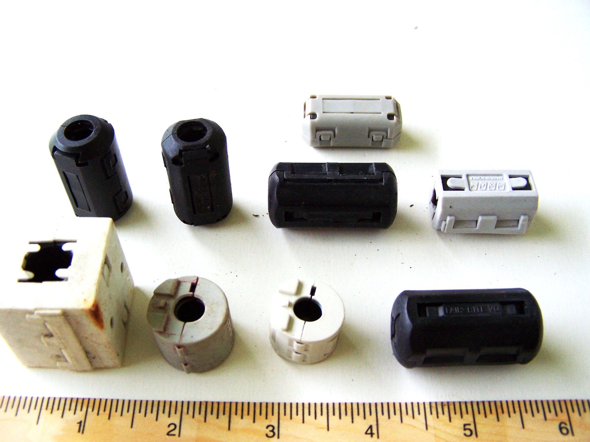 Snap-on Toroidal Ferrite Cores Set of 9 Used, Toroidal Inductor Cores ...