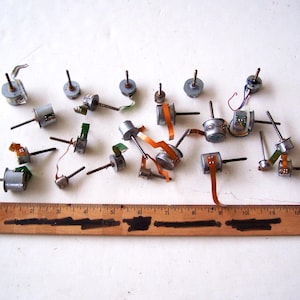 Computer Floppy Drive Motors Lot of 23, Small DC Motors, Upcycled Computer Parts, Small Electrical Motors, Techie Supply, American Product