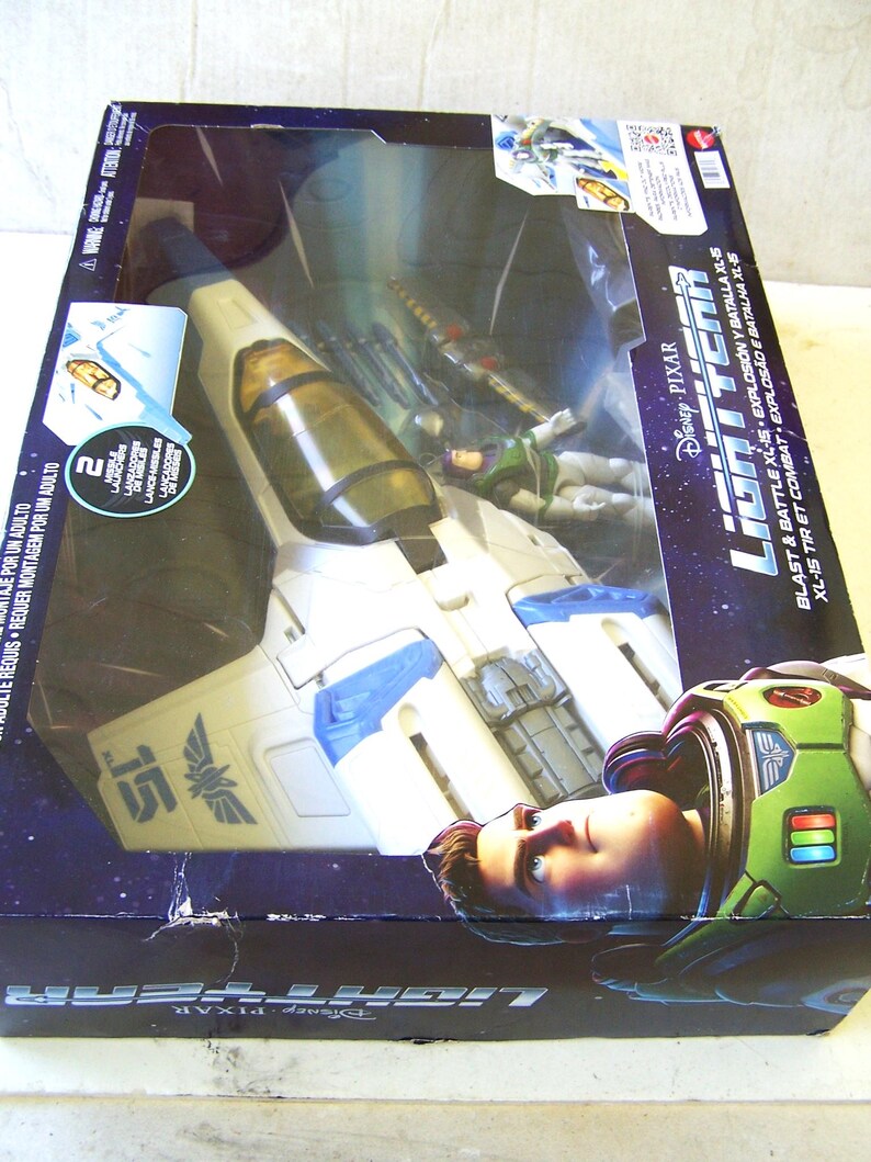 Buzz Lightyear Blast & Battle XL-15 Ny oöppnad låda, Samlarfigurset, Födelsedagspresent, Amerikansk säljare, Lightyear Rymdjet bild 3