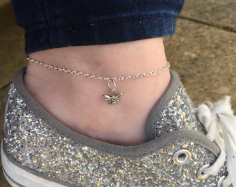 Silver bee anklet, bee ankle bracelet, dainty bee, bumble bee jewellery, bee jewellery, bee gift, gift for friend, silver plated.
