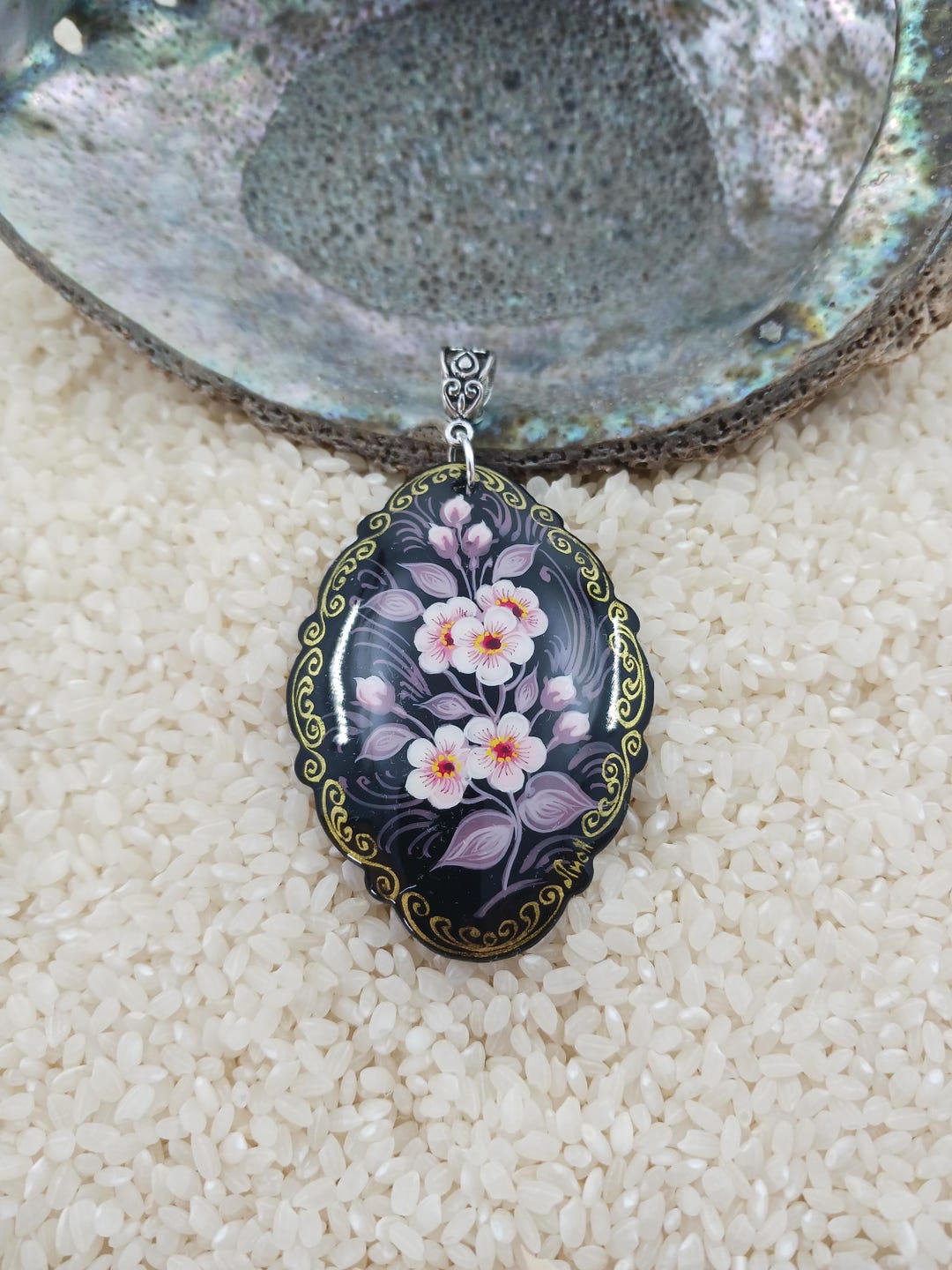☆新品☆花模様の円形ペンダント il_1080xN.7330502470_grs1.jpg