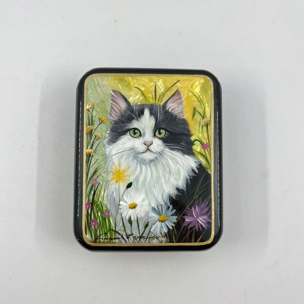 Hand painted, Cat Box, Lacquer art, MOP inlet, paper mache, Miniature painted, Fedoskino, Global Curiosity, Cat lover gift, housewarming art