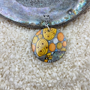Klimt Jewelry, painted shell, Hand painted, Klimt pendant, lacquer art, global curiosity, miniature painting, Art inspired, Art nouveau