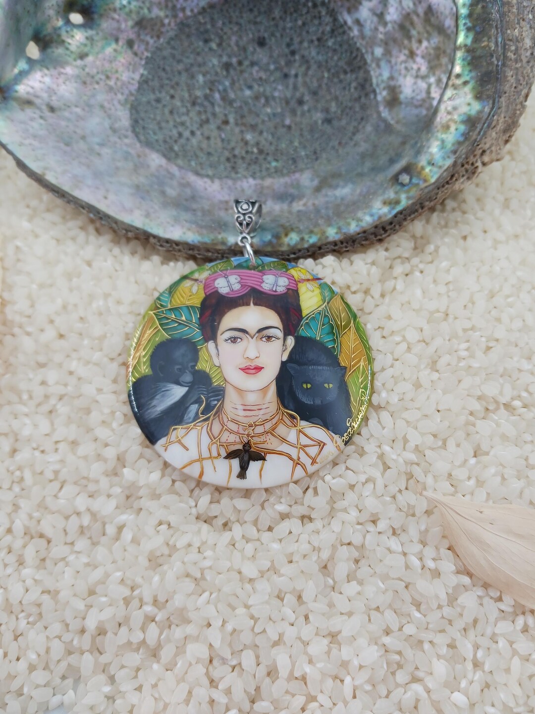 Hand Painted Frida Kahlo Pendant: Lacquer Art, Mother of Pearl - Etsy