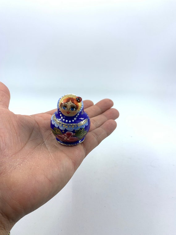 PENGUIN Russian Hand Carved Hand Painted miniature Nesting DOLL animal PENGUIN Russian Hand Carved Hand Painted miniature Nesting DOLL animal