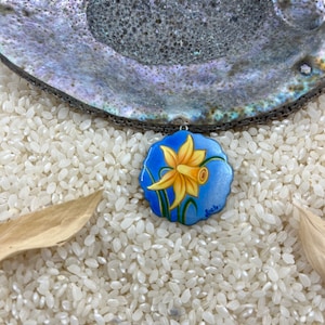 Dipinto a mano, fiore di narciso, arte della lacca, cartapesta, fiore di nascita di marzo, pittura in miniatura, Global Curiosity, fiore di nascita di marzo