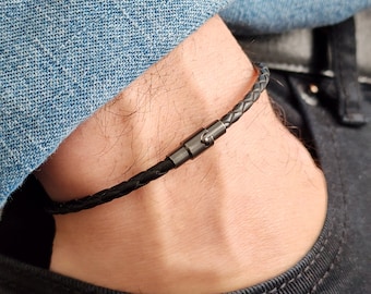 Simple Thin Men Leather Bracelet