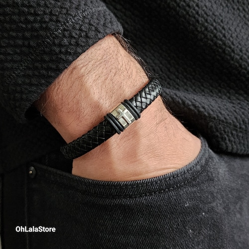 アクセサリー Engrave the Cross Studs Leather Bracelet Men Cross Leather Bracelet, Engraved Leather Bracelet for Him