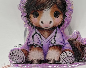 Carrete de insignia retráctil para enfermera, técnico veterinario, poni marrón, color morado, para hospital pediátrico, regalo para su compañera de trabajo.