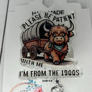 Soyez patient avec moi, insigne vache Highland des années 1900, années 80, 90 | Insigne d'amoureux des animaux| Porte-carte d'identité rétractable | Bobine d'insigne d'infirmière | Cadeau pour elle