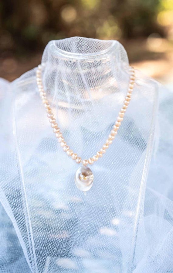 Feyre's Locket Freshwater Pearl Necklace With Mother of Pearl Locket Pendant