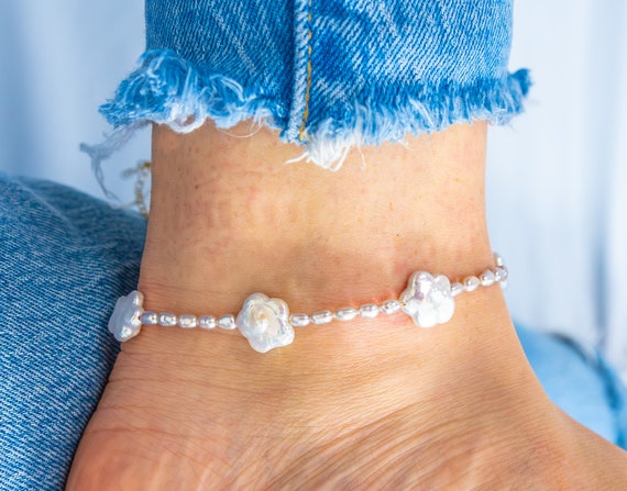 Flower Pearl/Lavender Pearl ankle bracelet made with Freshwater Pearls