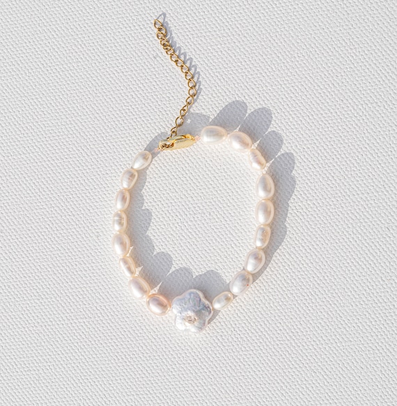 Single Flower Shaped Pearl Bracelet