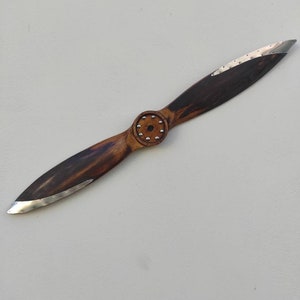 Wooden propeller.27,1 inches.