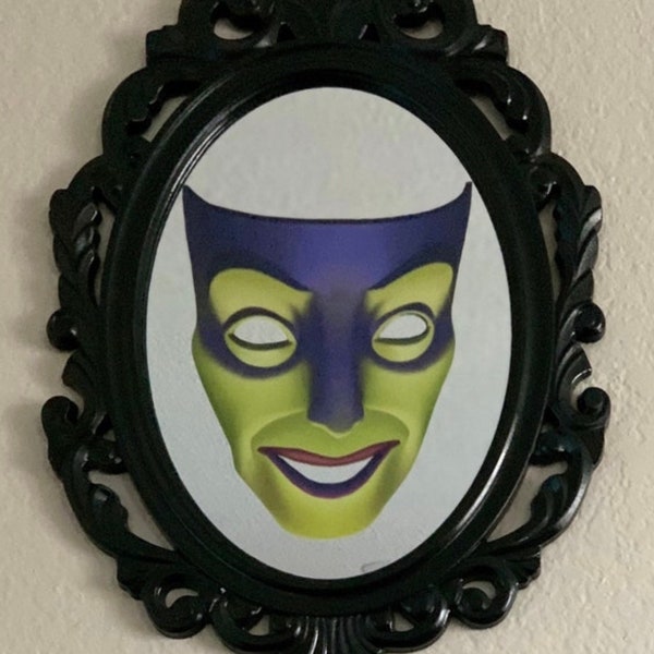 Snow White/Evil Queen Magic Mirror on the Wall Cutout