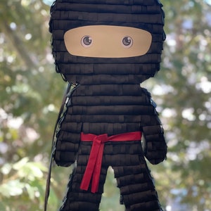 Piñata Ninja à Casser – 25 Cm De Diamètre, Jusqu’à 2 Kg De Bonbons – Avec Bâton Et Masque – Choix De Couleur (vert, Noir, Bleu, Rouge, Doré)