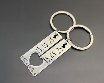 Juego de 2 llaveros personalizados para pareja, llaveros de corazón personalizados, fecha e iniciales grabadas, regalo para parejas, aniversario, boda, San Valentín.