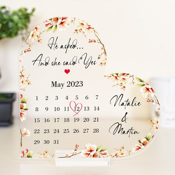 Personalized Engagement Gift, Happy couple She said yes - Heart-Shaped Plaque with Couple's Names & Engagement Date, Romantic Floral Design,