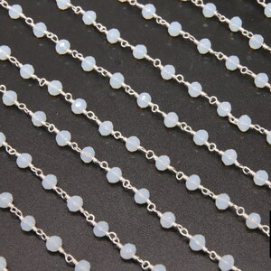 Vit opalkedja, 4 mm silvertrådslindad CH #438, pärlkedja Opalit, klar kedja, rulle i bulk grossist bild 3
