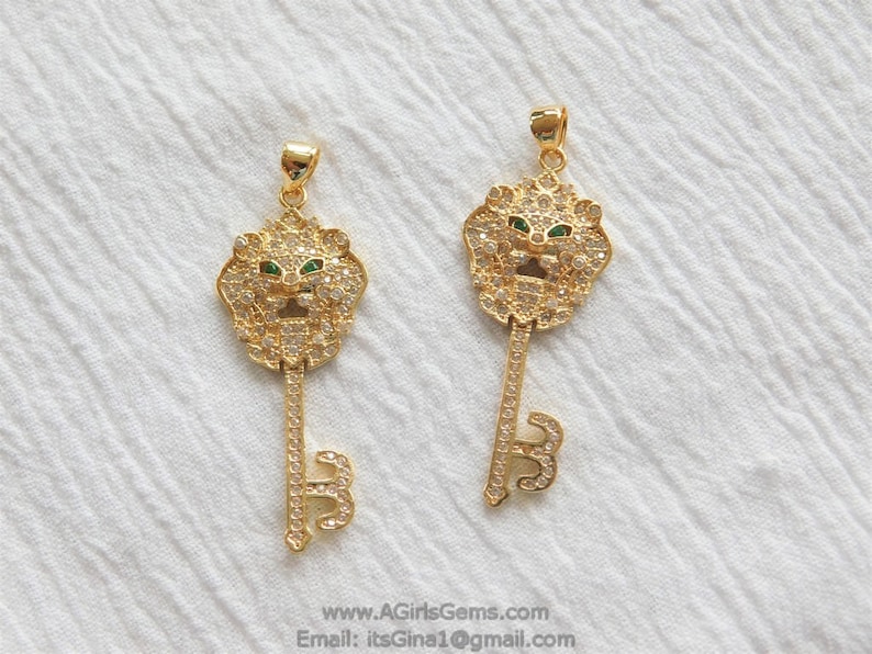 CZ Micro Pave 18 k Gold Plated Cubic Zirconia Key Pendant Lion Key Charm Tiger Dangle Pendant for Necklace Key Charm