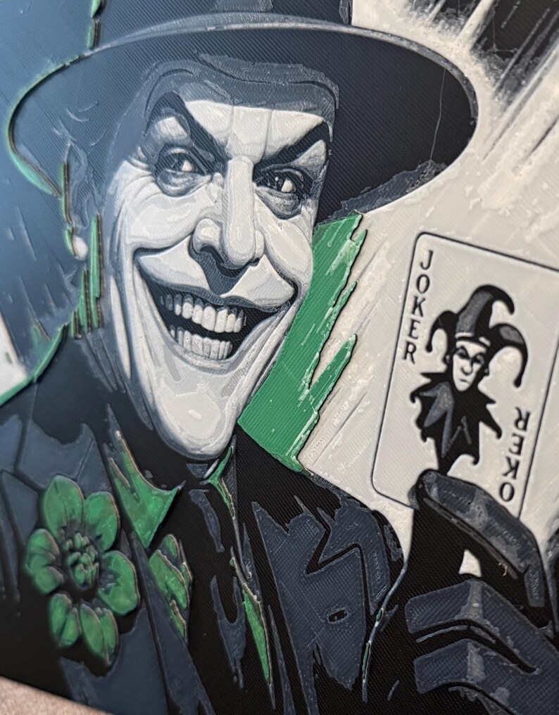 Peut inclure: Panneau en bois rustique avec l'inscription "Welcome to our home" en lettres blanches. Le panneau pr&eacute;sente une finition vieillie et un design simple et accueillant.