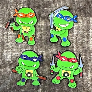 Pin's en émail Tortue Masquée | Objet de collection dessin animé d'arts martiaux | Choisissez votre modèle