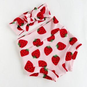 Strawberries~ Baby bummies girl shorties baby shorties toddler shorts baby girl shorties, baby bummy newborn bloomers baby